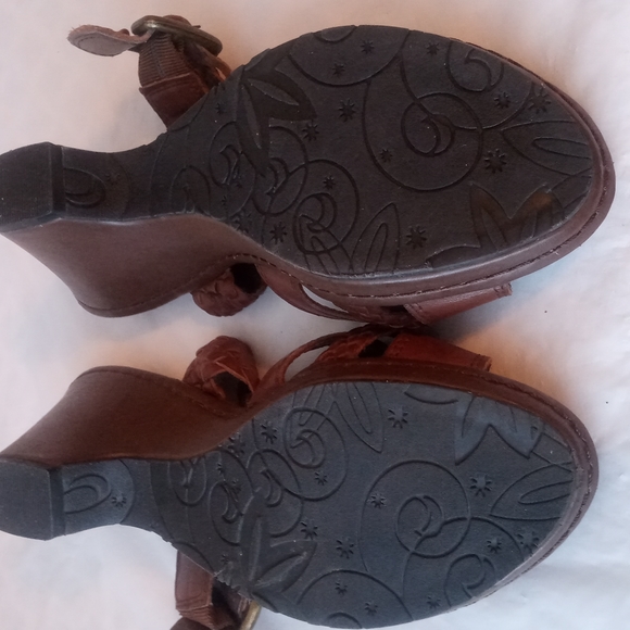 Strictly Comfort Sandals - Picture 6 of 6